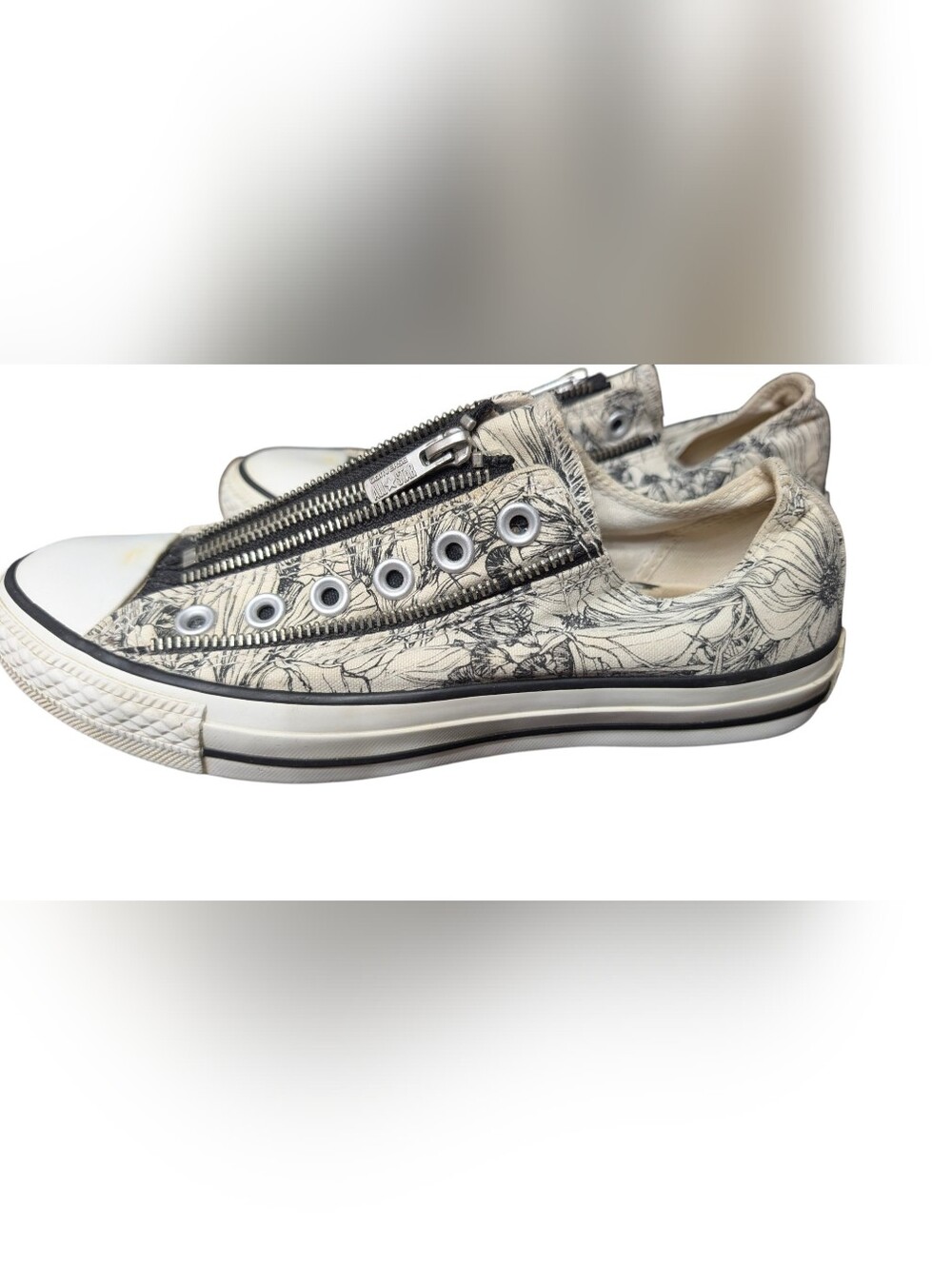 Rare Converse All Star Floral Sketch Zip Sneakers Women’s Size 7 Low Top Slip On
